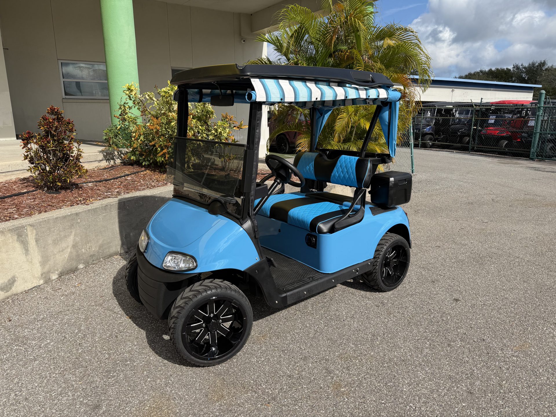 Refurbished EZGO RXV Elite Lithium Golf Package
