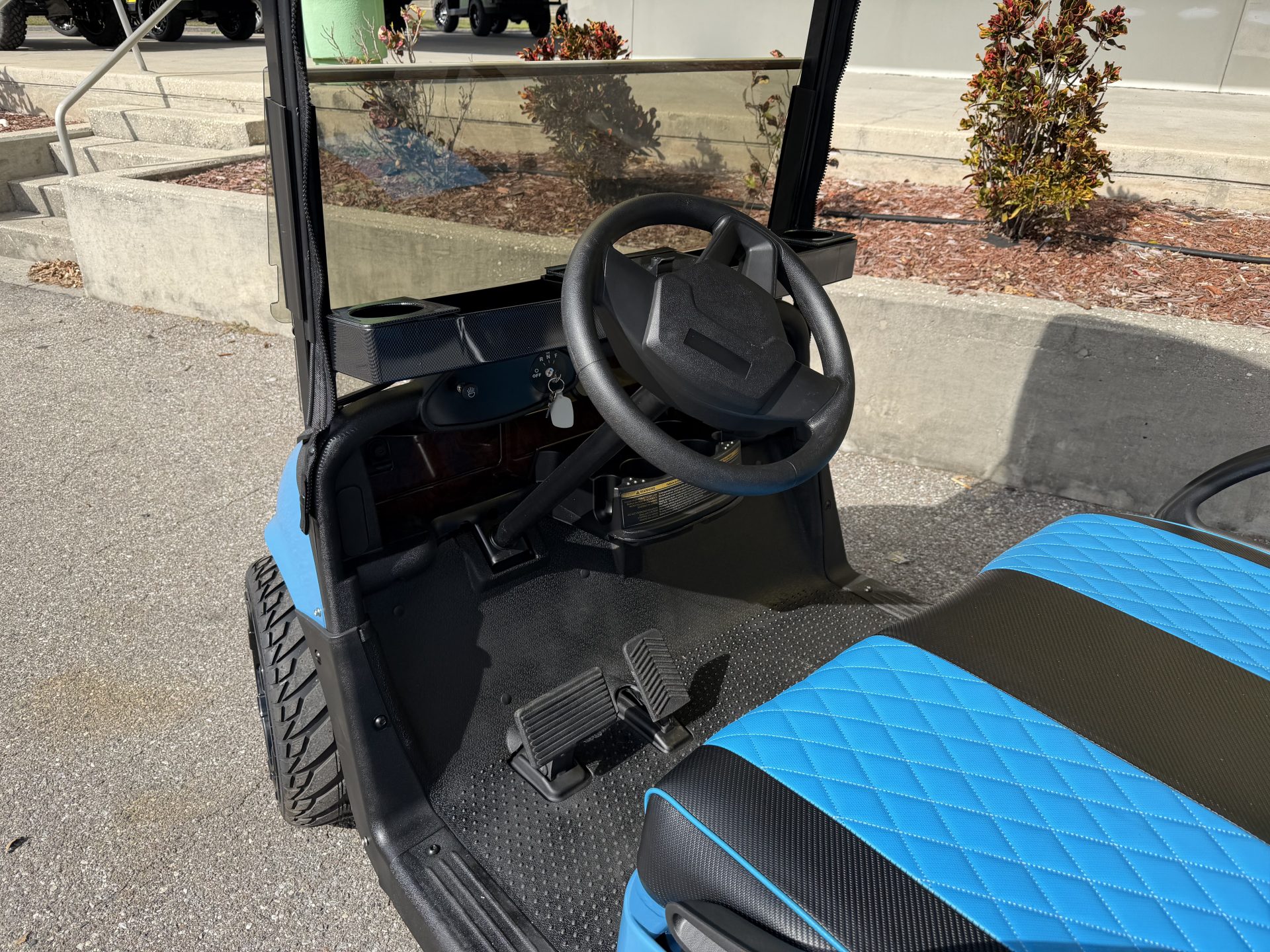 Refurbished EZGO RXV Elite Lithium Golf Package - Image 3