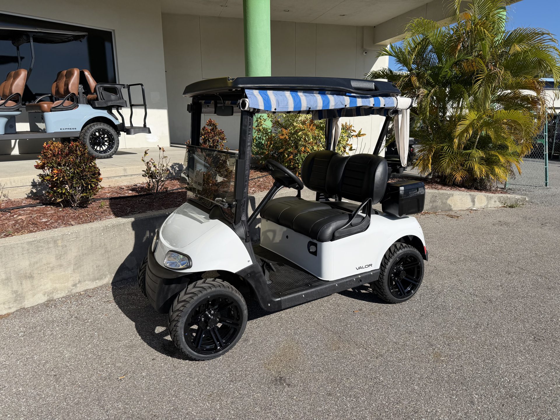 Refurbished EZGO RXV Elite Lithium Golf Package