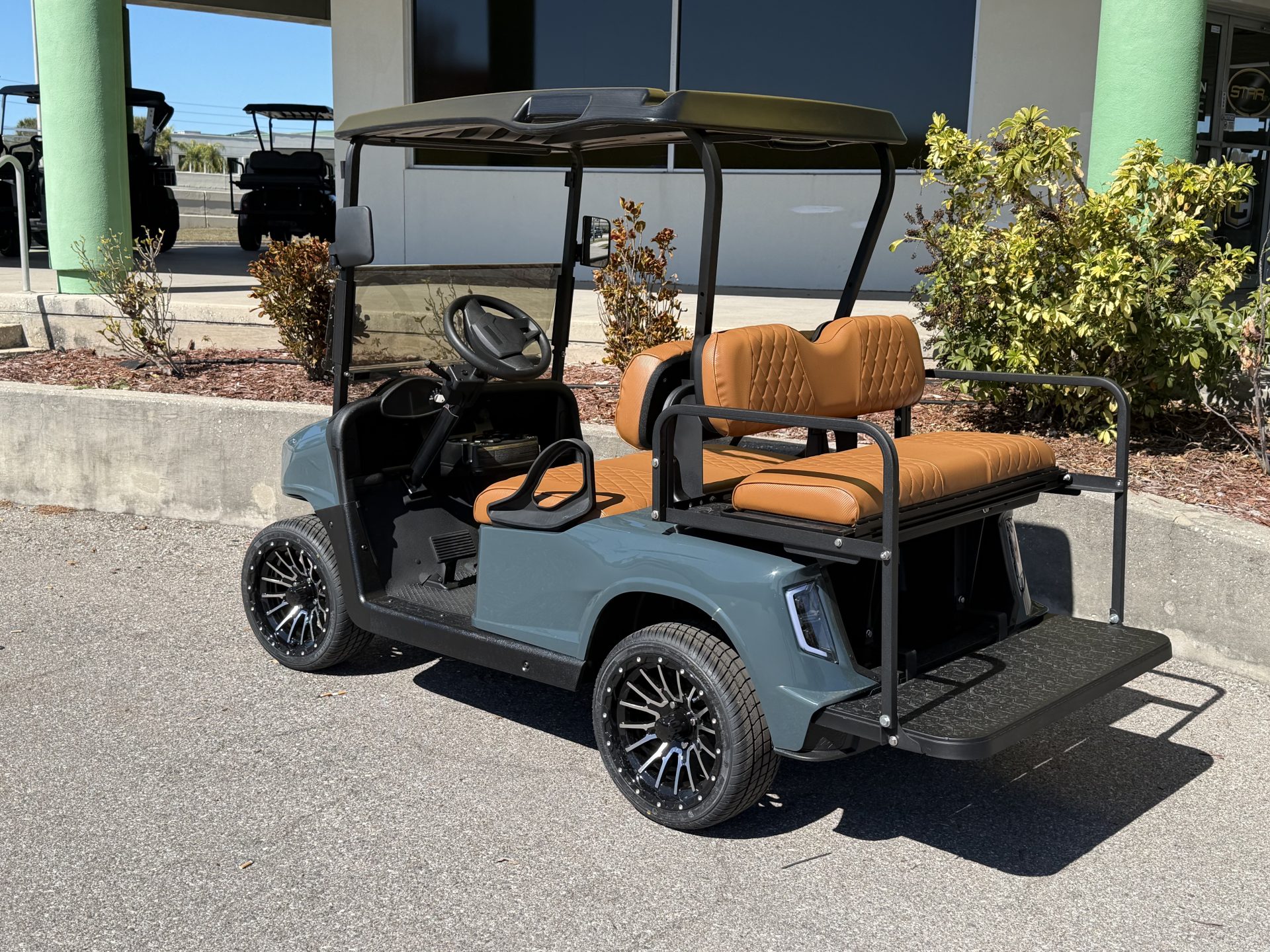 2020 Refurbished EZGO RXV Elite Lithium APEX - Image 2