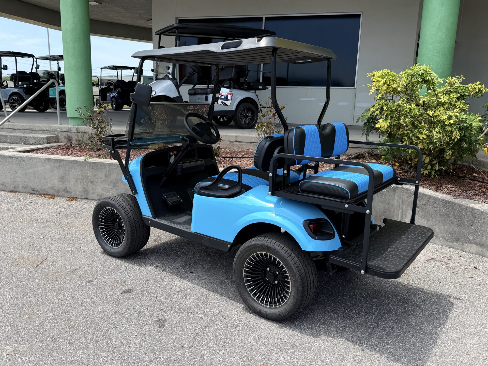 2021 EZGO TXT Refurbished Blue Cell Lithium LIFTED - Image 2