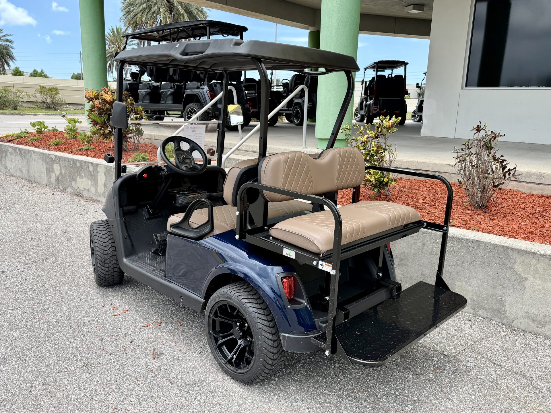 2022 EZGO RXV Refurbished Lithium - Image 2
