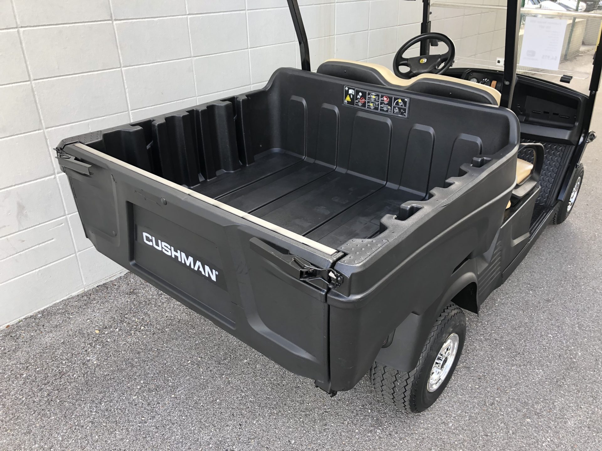 2026 Cushman Hauler 800 ELiTE Lithium Electric - Image 2