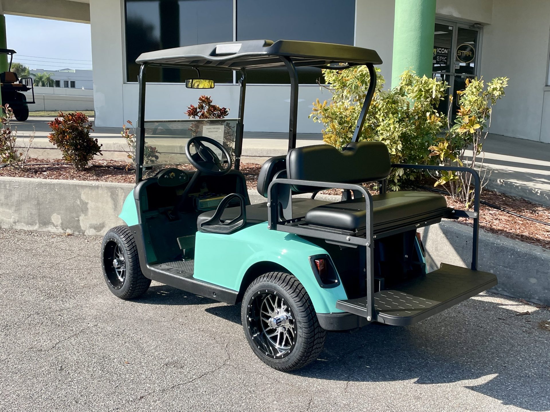 Refurbished EZGO RXV Elite Lithium Shoreline - Image 2