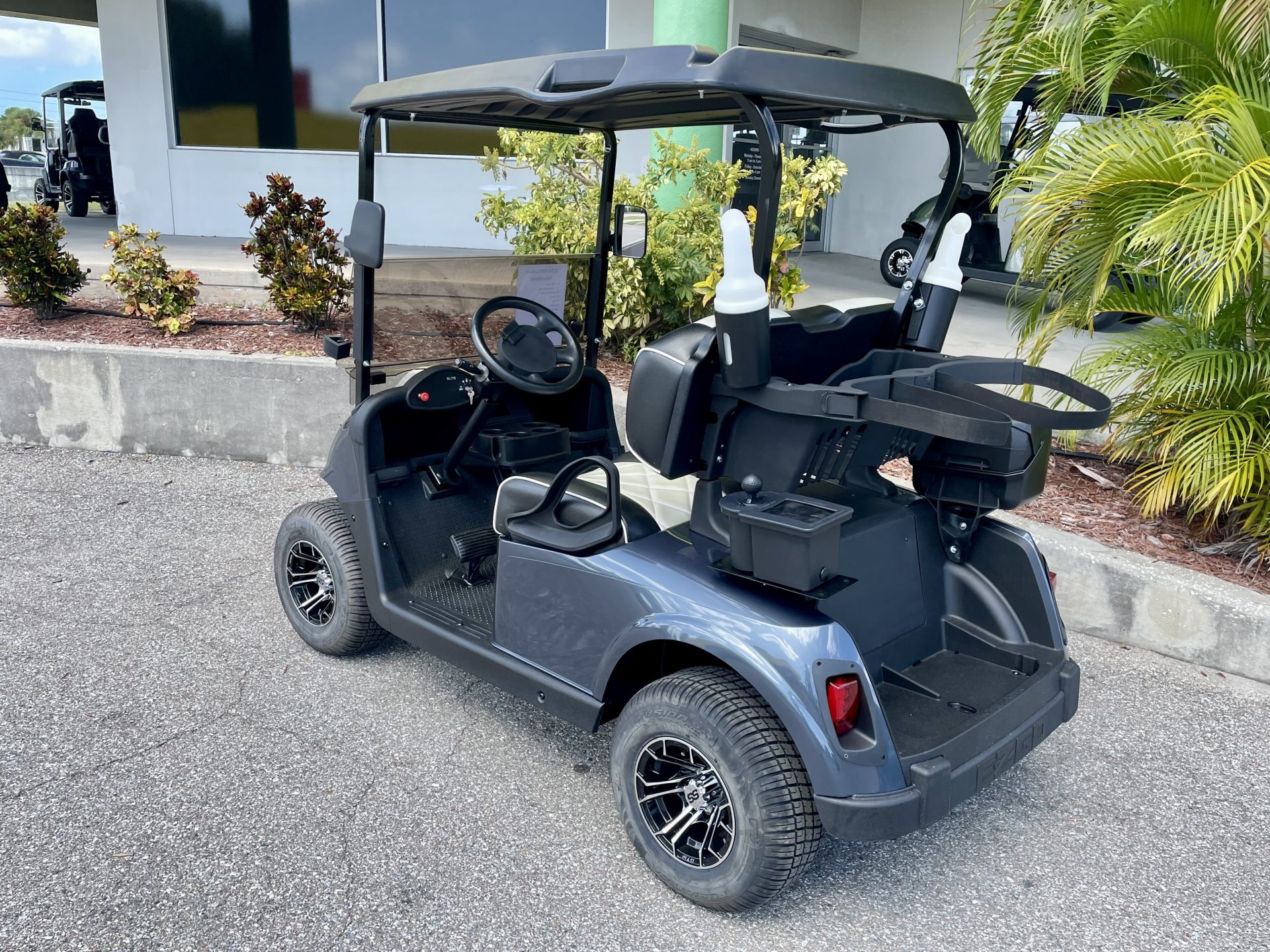 Refurbished EZGO RXV Elite Lithium - Image 2